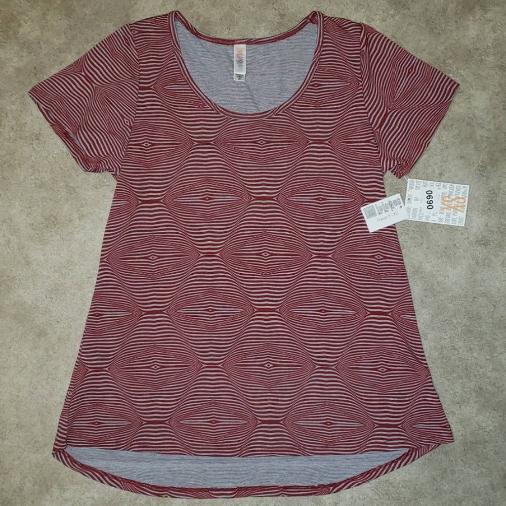 BNWT LuLaRoe Classic T. Size Xs. Red and grey